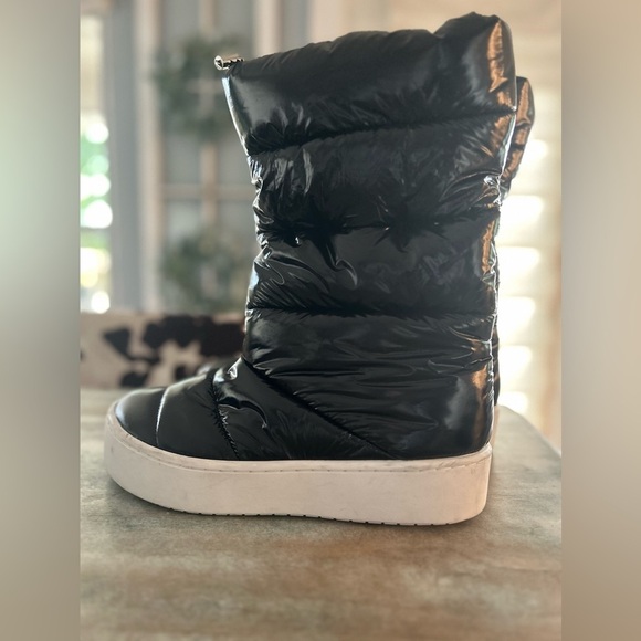 Jeffrey Campbell Snowed II Retro puffer boot in black, women’s size 10. NWOT - Picture 3 of 5